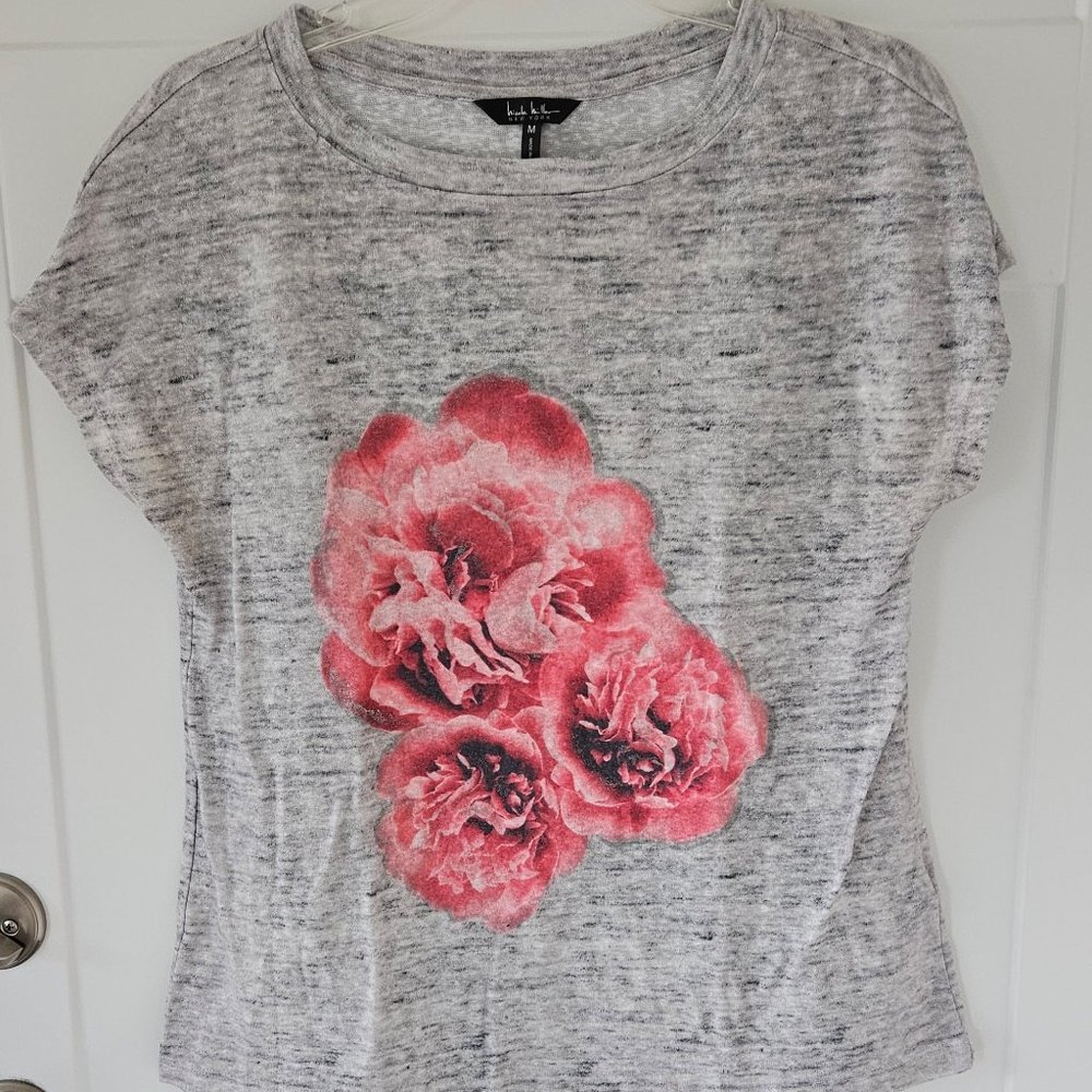 Nicole Miller NY Pink Peony Blossom Grey Knit Tee Size M
